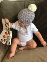 Load image into Gallery viewer, Knit Pom Pom Hat