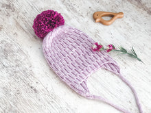 Load image into Gallery viewer, Knit Pom Pom Hat
