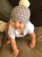 Load image into Gallery viewer, Knit Pom Pom Hat

